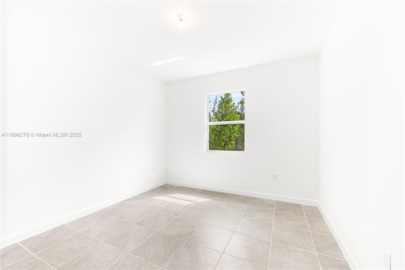 2232 SE 30th St Unit: .