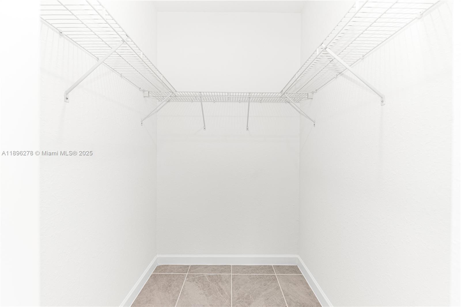 2232 SE 30th St Unit: .