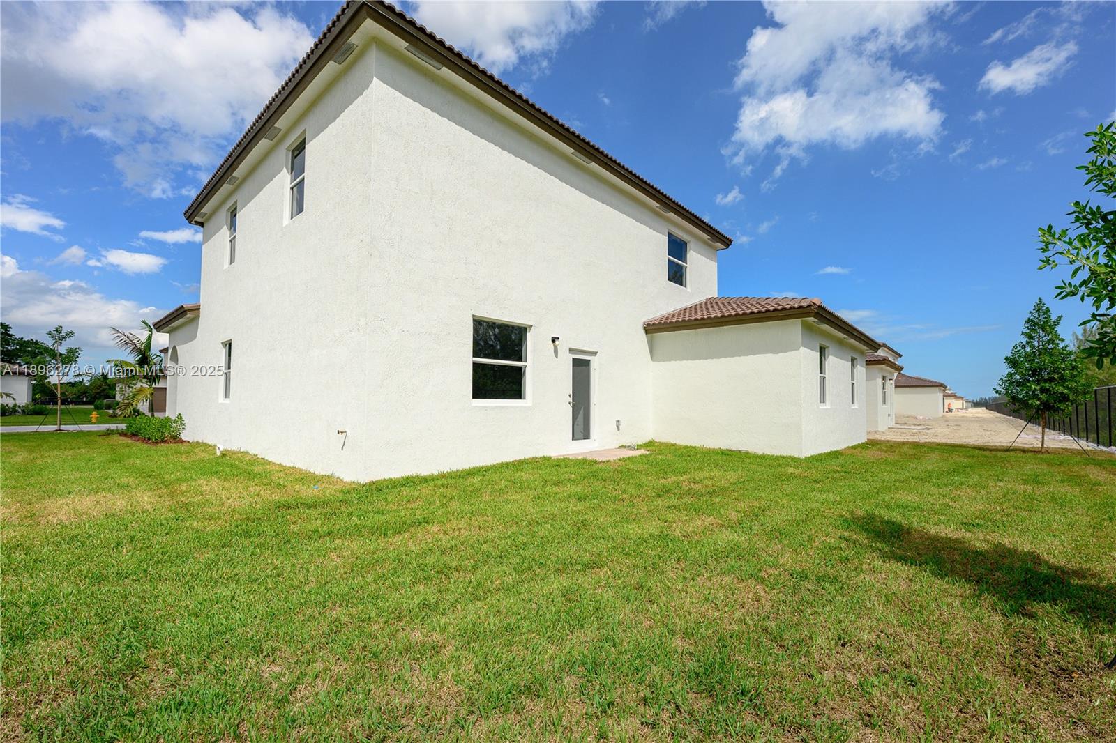 2232 SE 30th St Unit: .