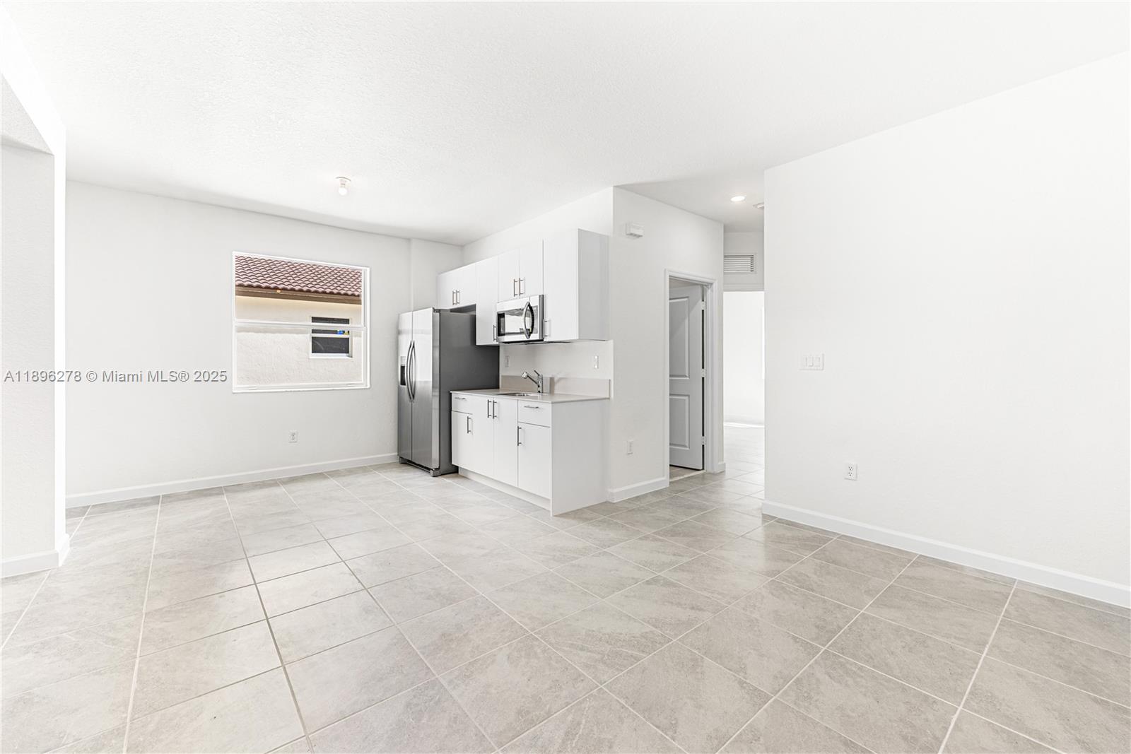 2232 SE 30th St Unit: .