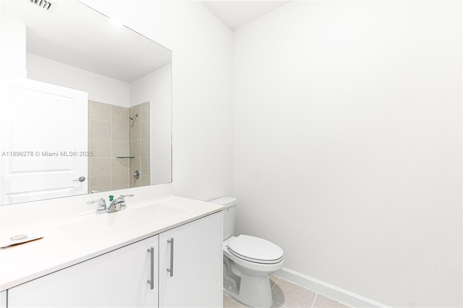 2232 SE 30th St Unit: .