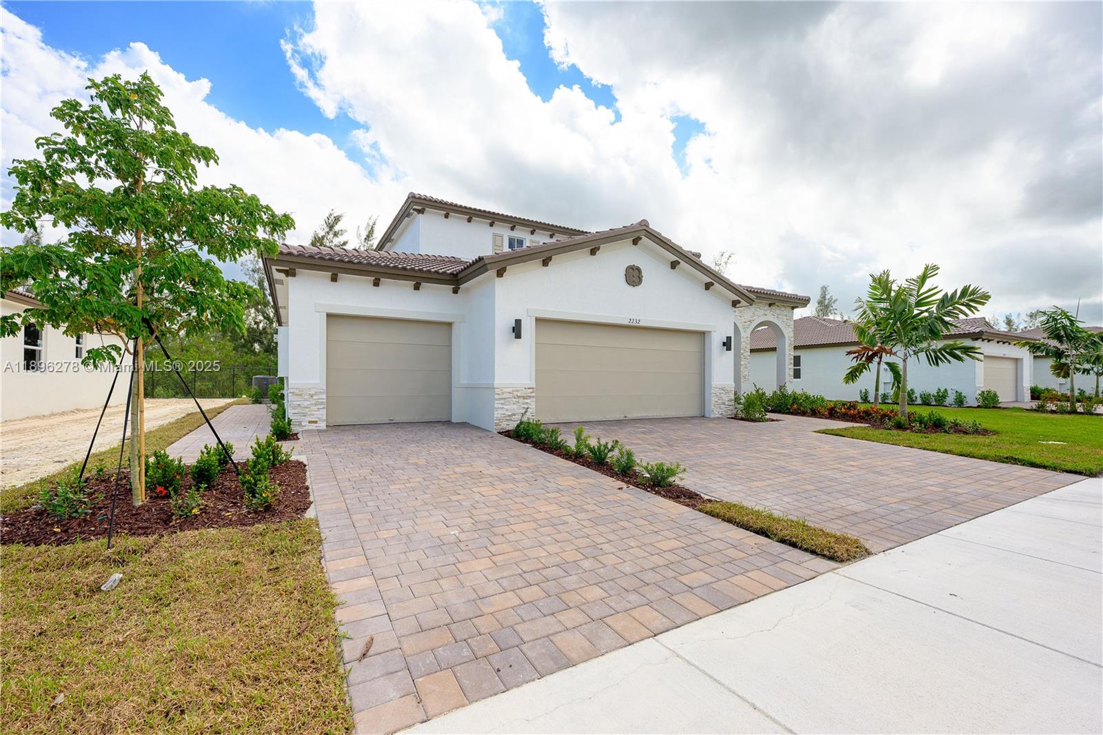 2232 SE 30th St Unit: .