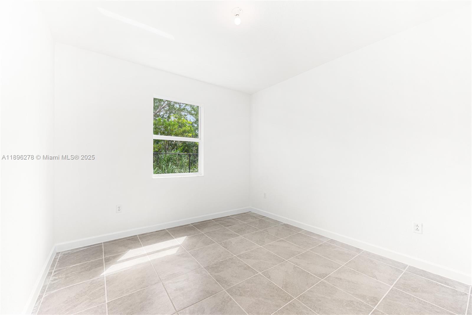 2232 SE 30th St Unit: .