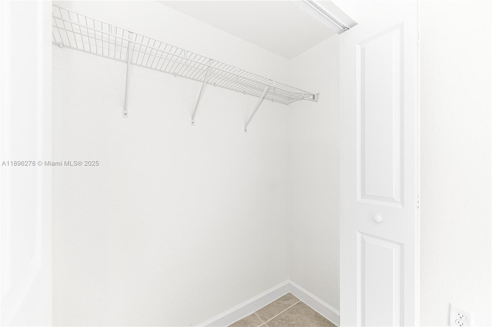 2232 SE 30th St Unit: .