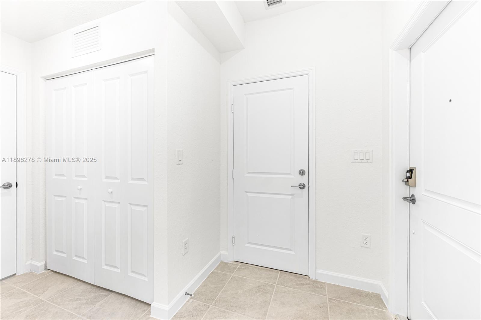 2232 SE 30th St Unit: .