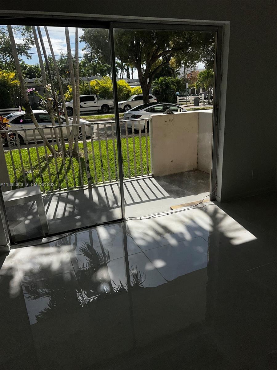 1455 N Treasure Dr # 1R, North Bay Village Unit: 1R