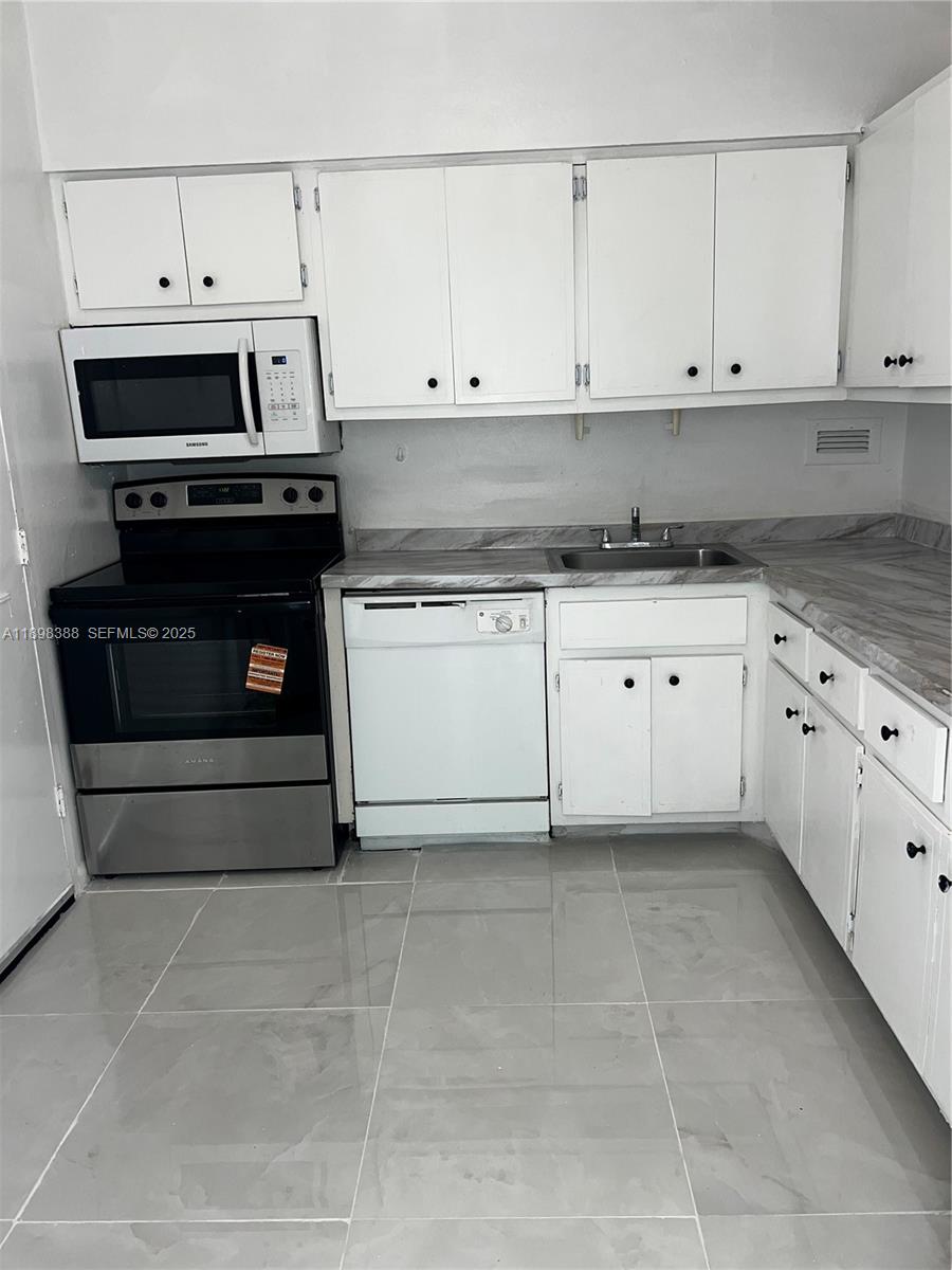 1455 N Treasure Dr # 1R, North Bay Village Unit: 1R