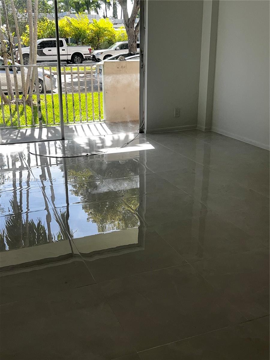 1455 N Treasure Dr # 1R, North Bay Village Unit: 1R