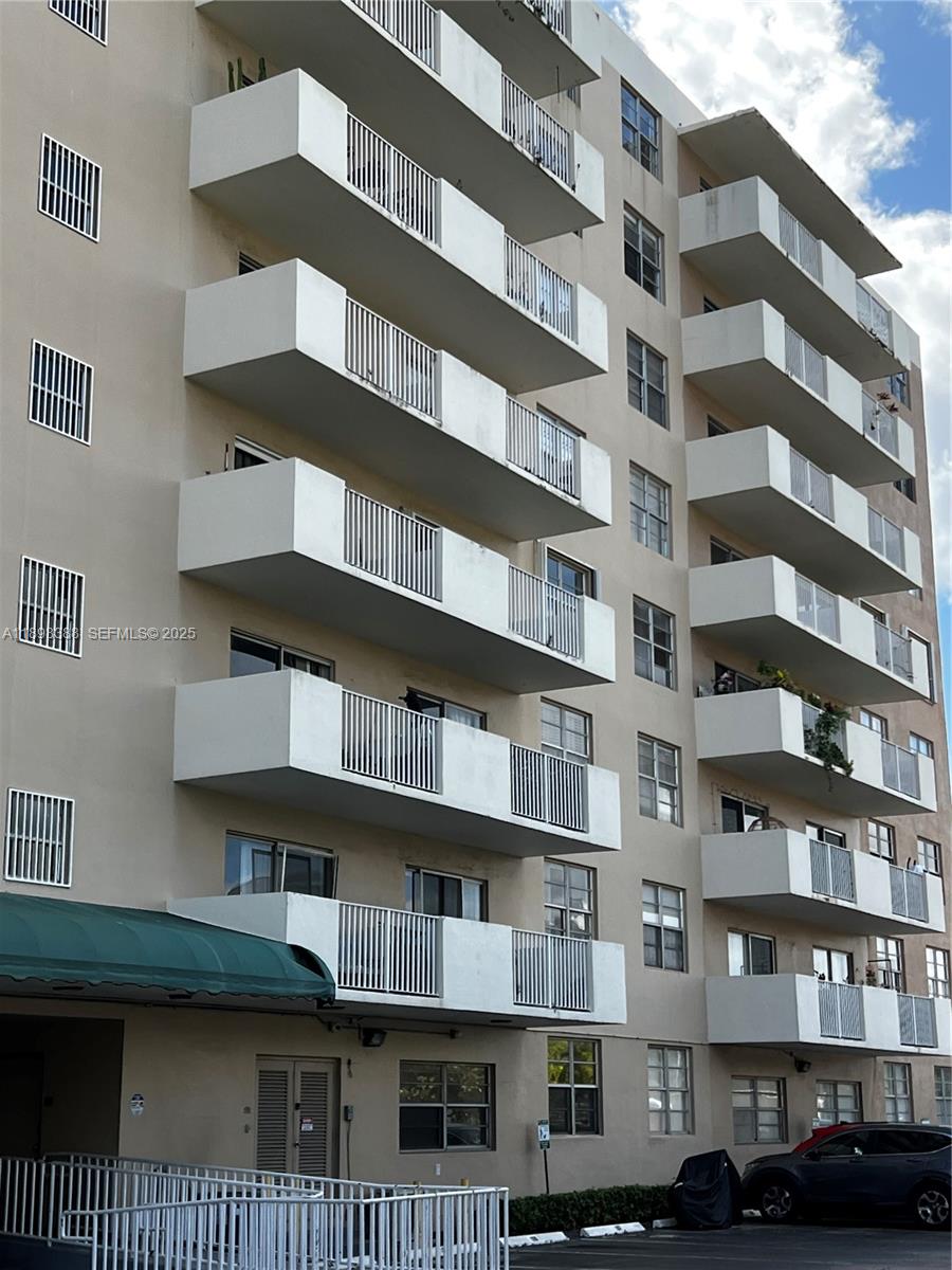 1455 N Treasure Dr # 1R, North Bay Village Unit: 1R