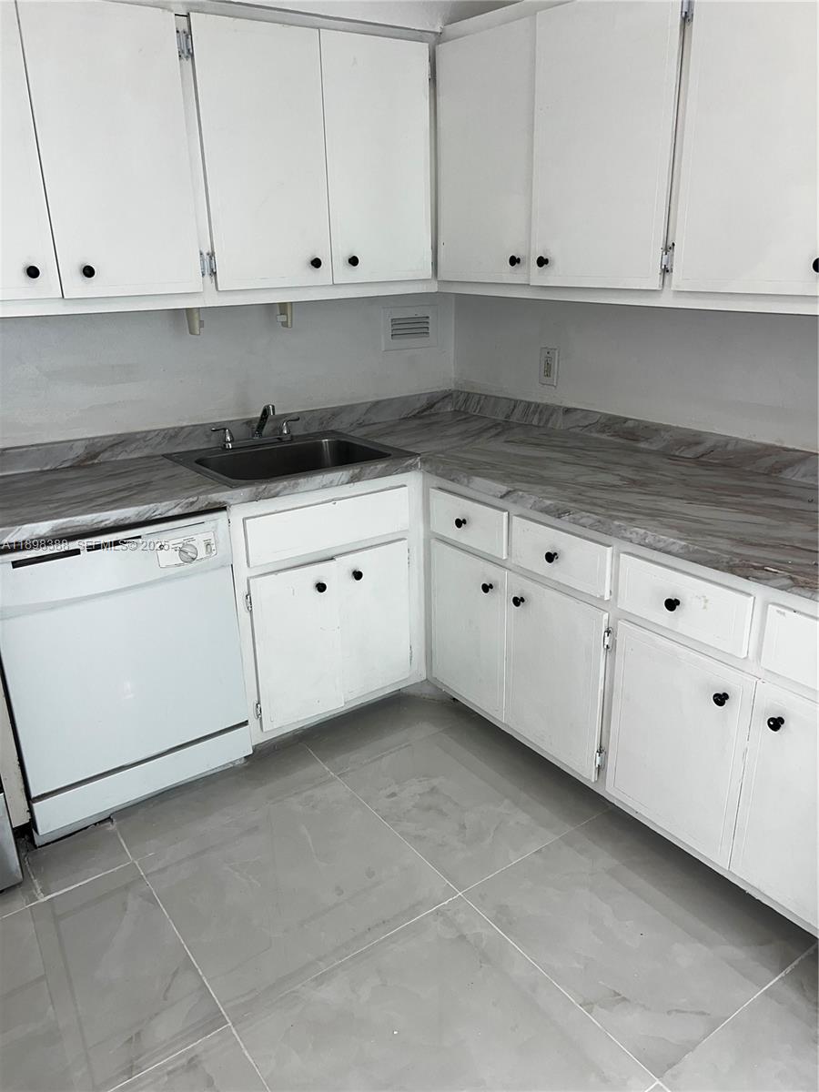 1455 N Treasure Dr # 1R, North Bay Village Unit: 1R