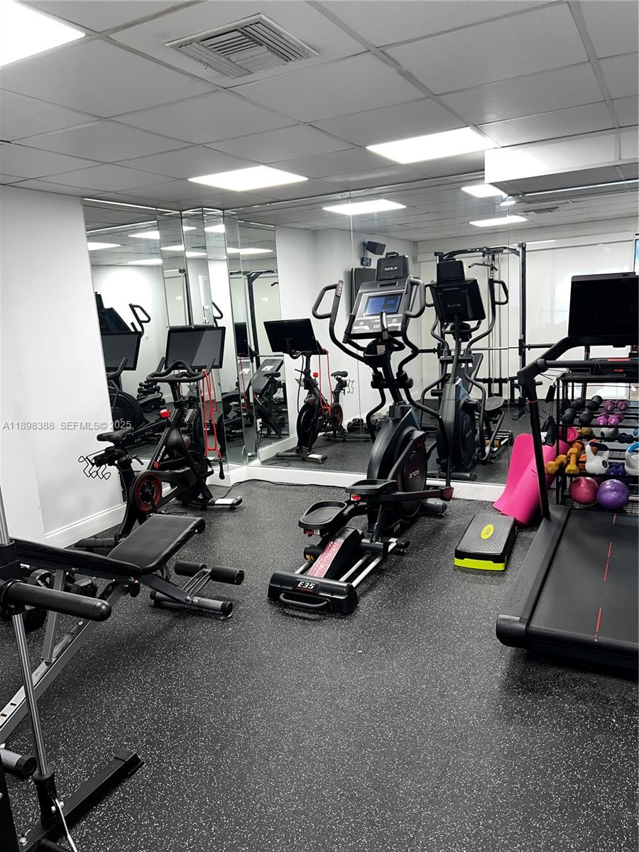 1455 N Treasure Dr # 1R, North Bay Village Unit: 1R