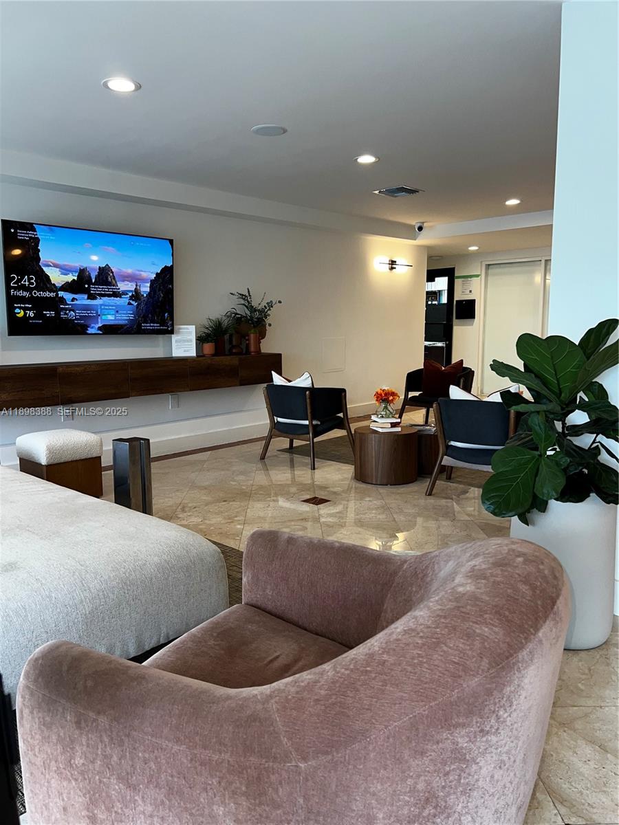 1455 N Treasure Dr # 1R, North Bay Village Unit: 1R