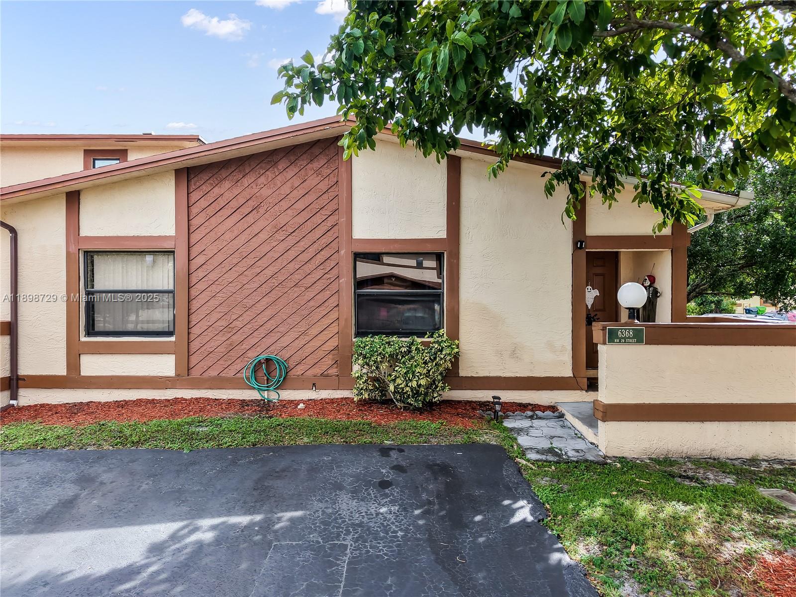 6368 NW 29th St, Sunrise