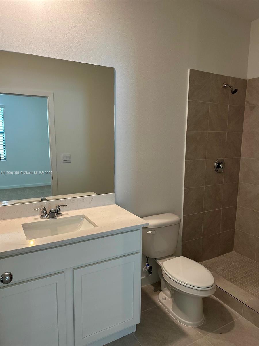 814 SW 11th Way Unit: .