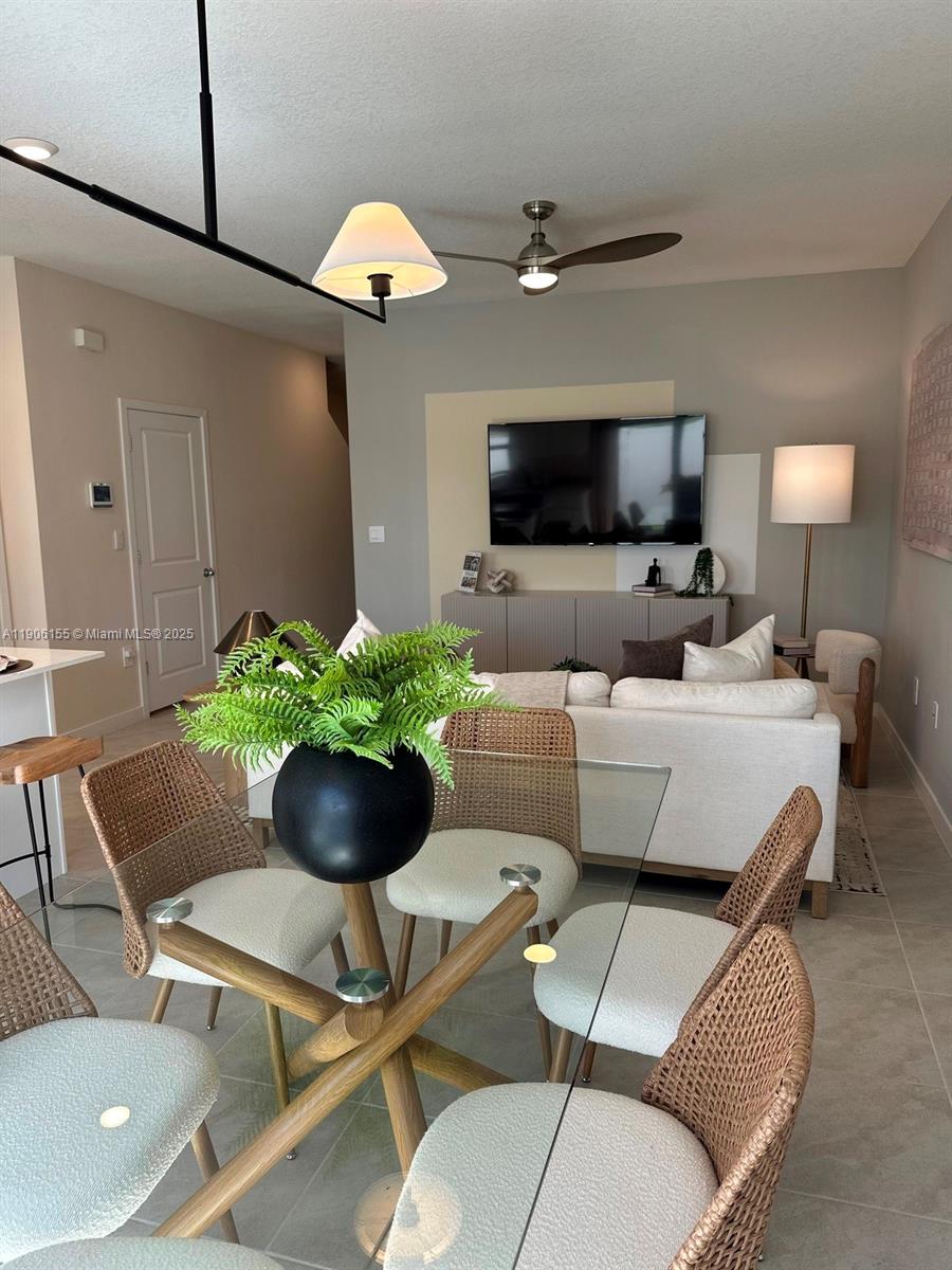 814 SW 11th Way Unit: .