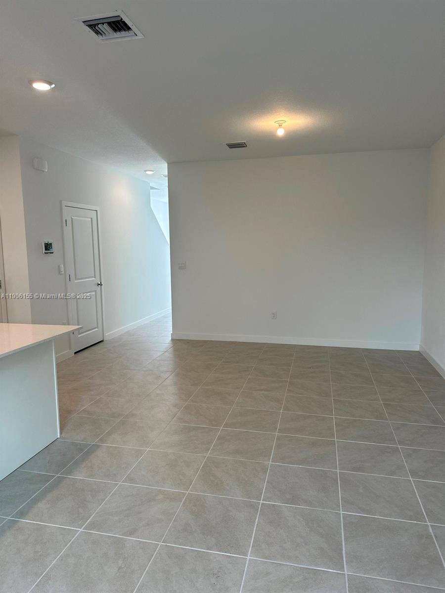 814 SW 11th Way Unit: .