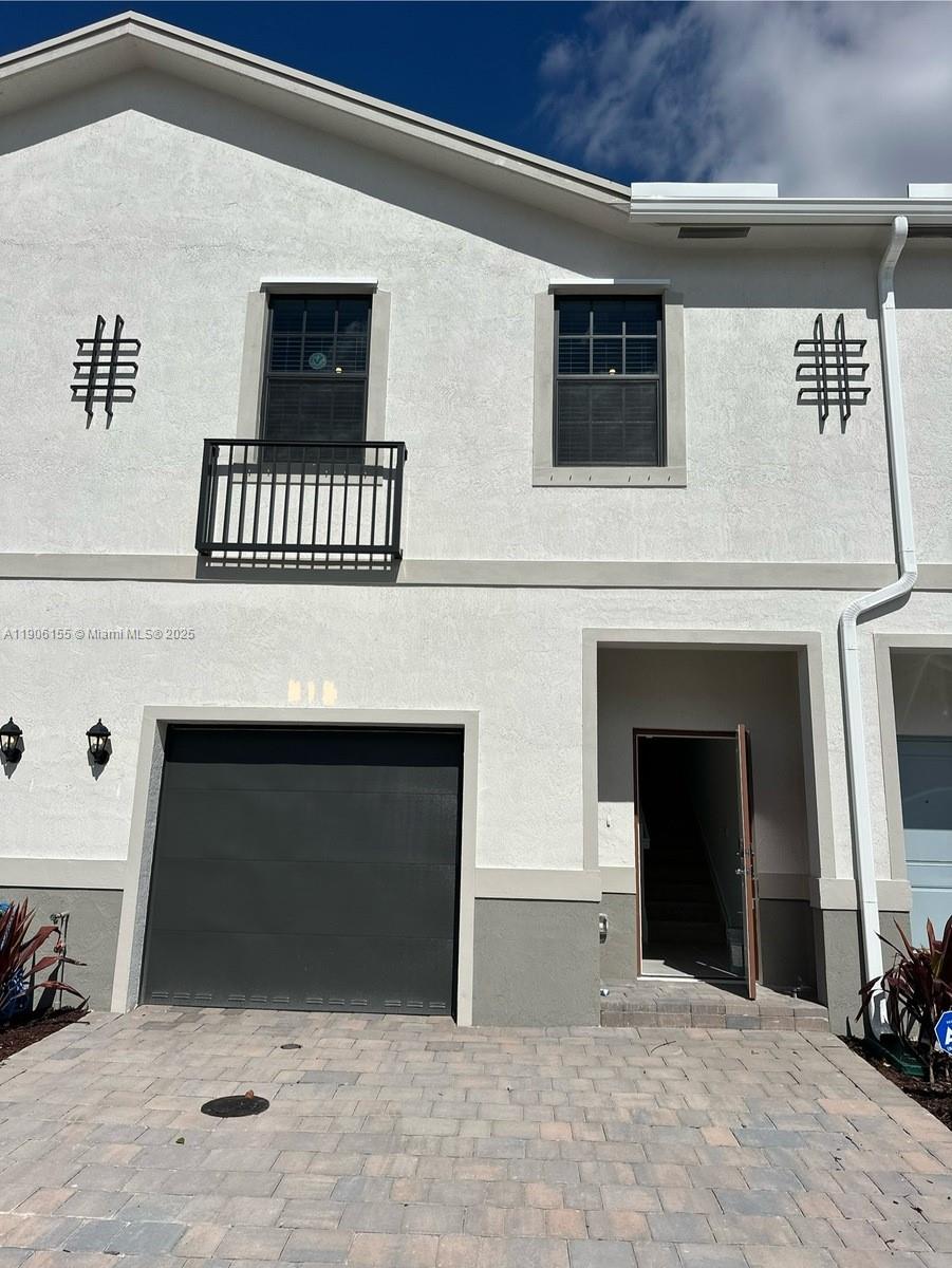 814 SW 11th Way Unit: .