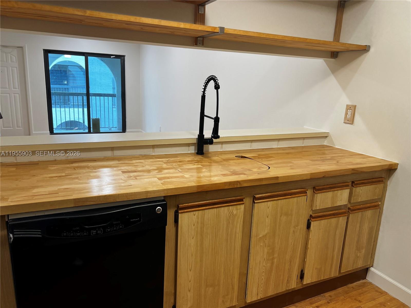 18246 Mediterranean Blvd # 10 Unit: 7-10