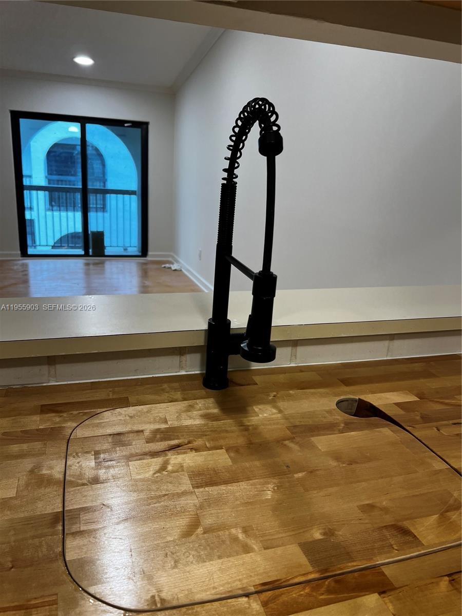 18246 Mediterranean Blvd # 10 Unit: 7-10