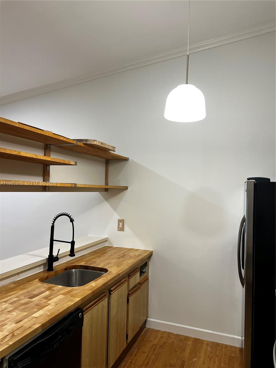 18246 Mediterranean Blvd # 10 Unit: 7-10