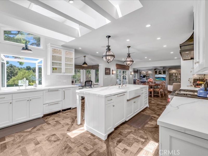 6 Williamsburg Lane