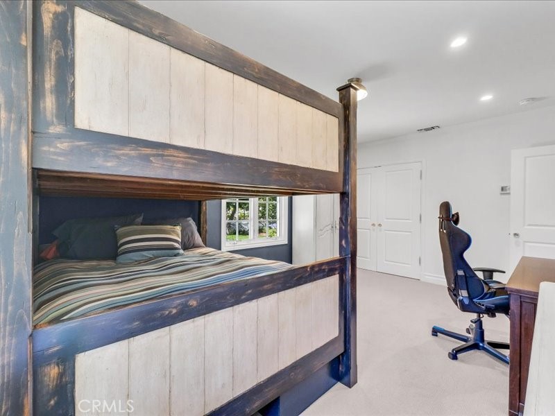 6 Williamsburg Lane