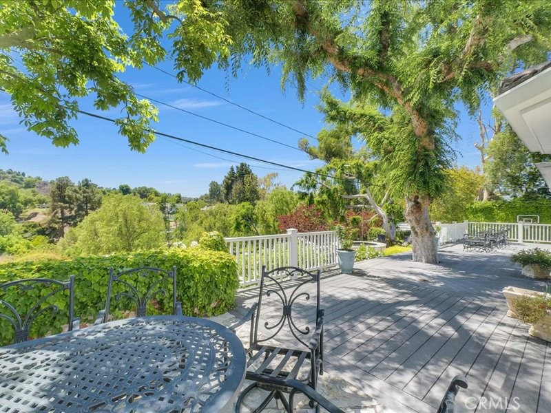 6 Williamsburg Lane