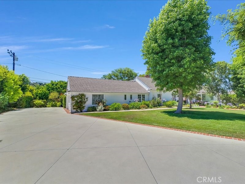 6 Williamsburg Lane