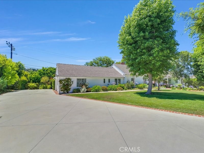 6 Williamsburg Lane