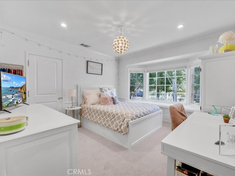 6 Williamsburg Lane