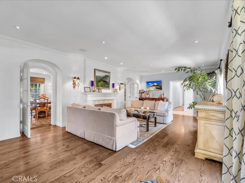 6 Williamsburg Lane