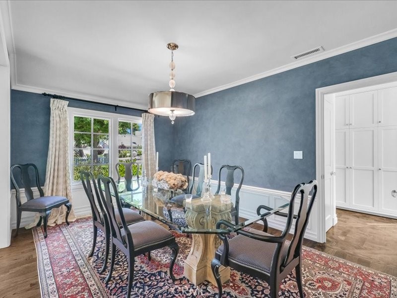 6 Williamsburg Lane