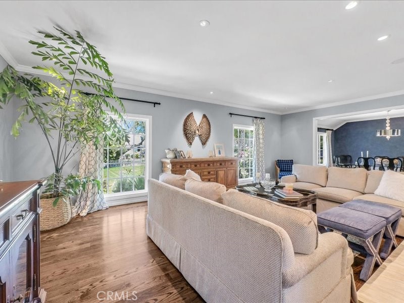 6 Williamsburg Lane
