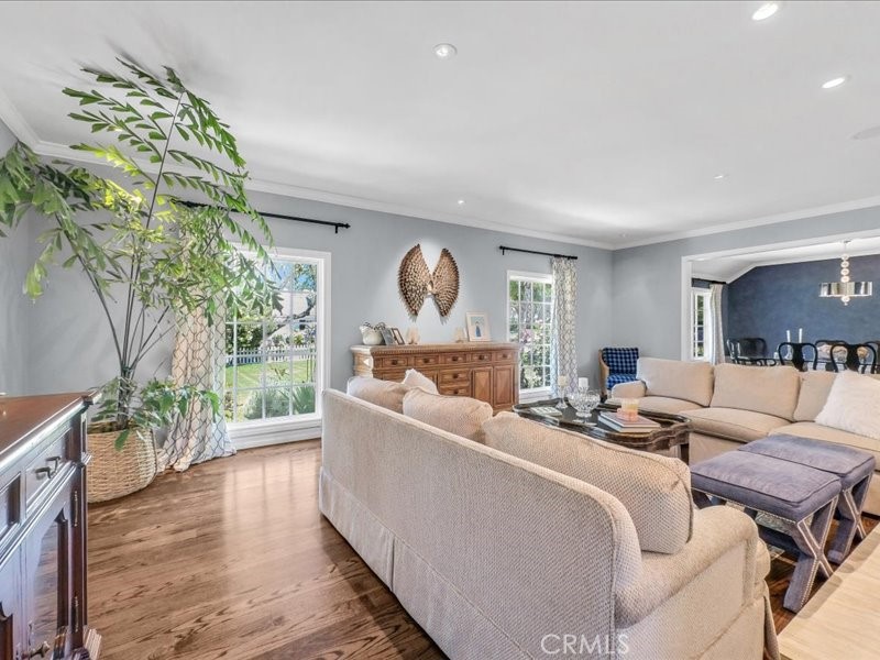 6 Williamsburg Lane