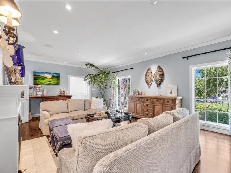 6 Williamsburg Lane