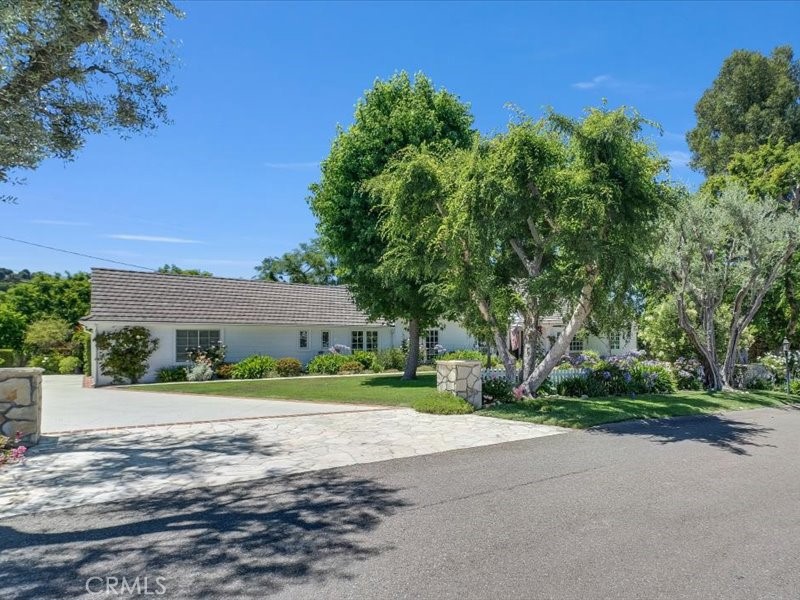 6 Williamsburg Lane