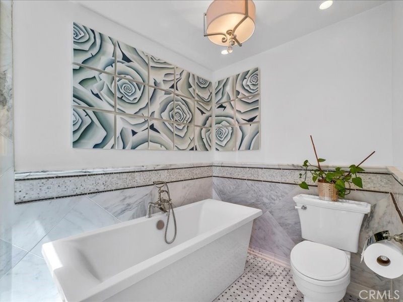 6 Williamsburg Lane