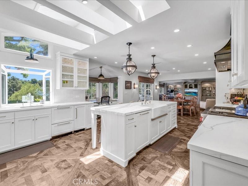 6 Williamsburg Lane