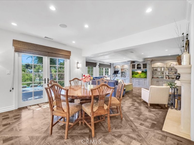 6 Williamsburg Lane