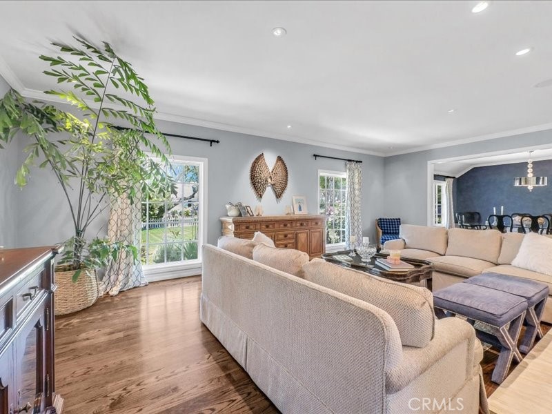 6 Williamsburg Lane