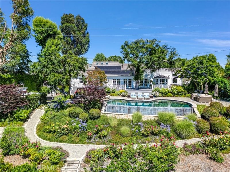 6 Williamsburg Lane