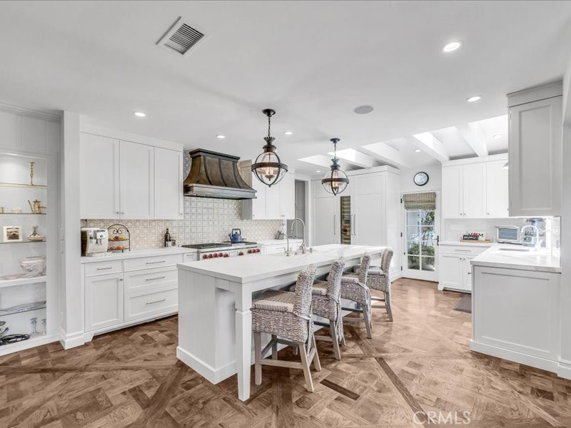 6 Williamsburg Lane