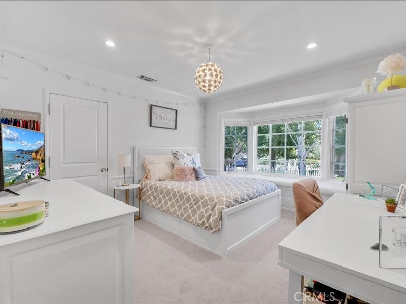 6 Williamsburg Lane