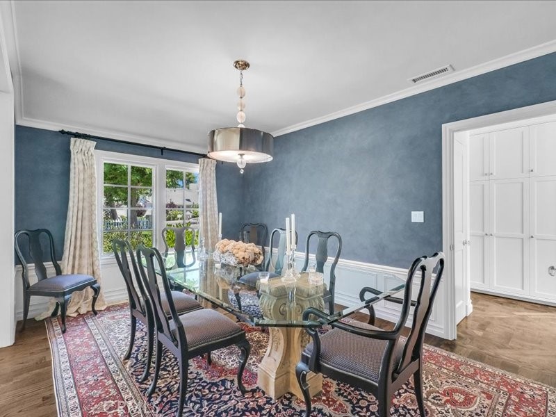 6 Williamsburg Lane