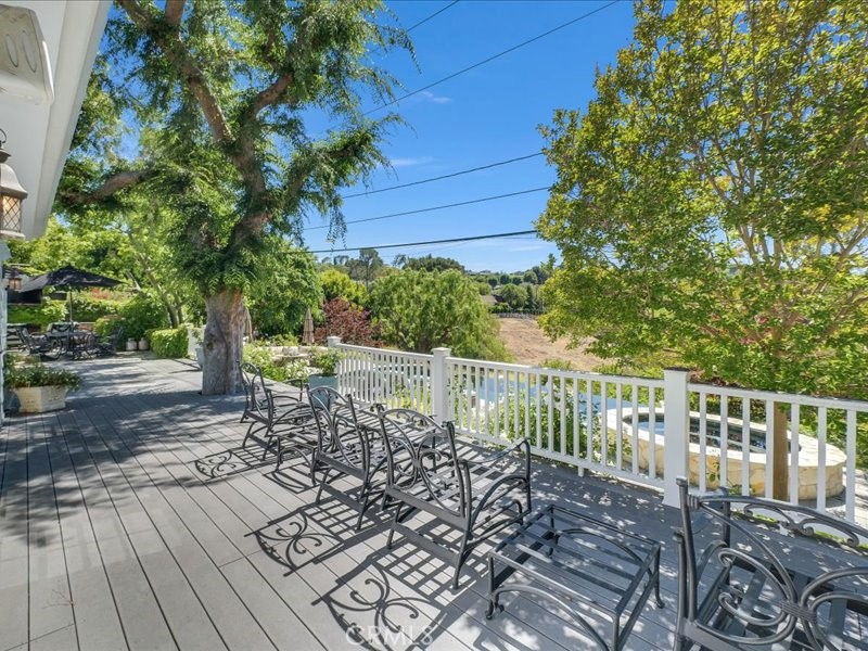 6 Williamsburg Lane