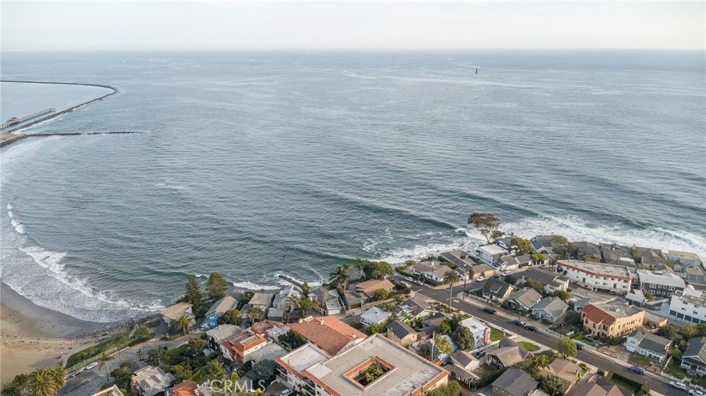 3935 Bluff