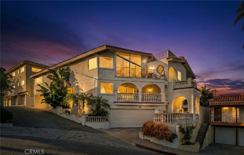 3935 Bluff