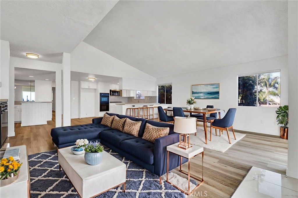 3935 Bluff