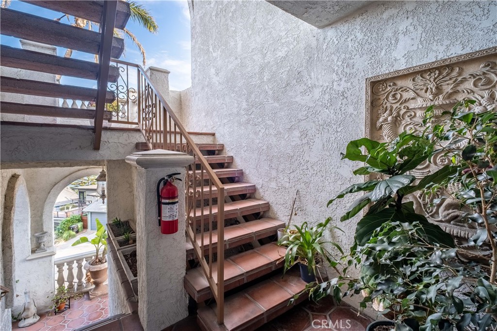 3935 Bluff Place