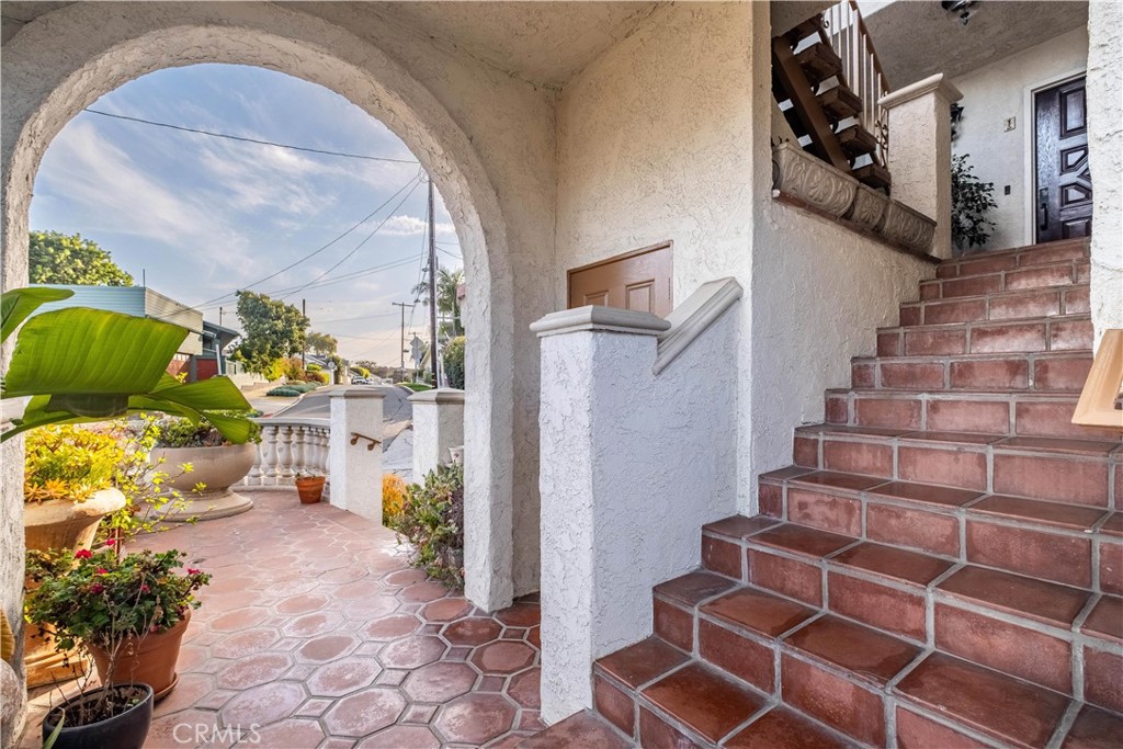 3935 Bluff Place